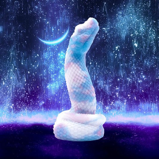 Nathara is a snake dildo. Head slightly angled, with a curved body to hit all your pleasure spots. 