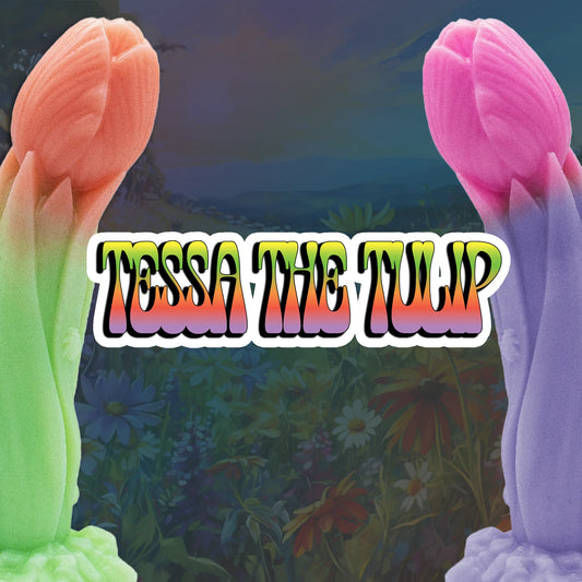 Tessa Flower Customizable Dildo