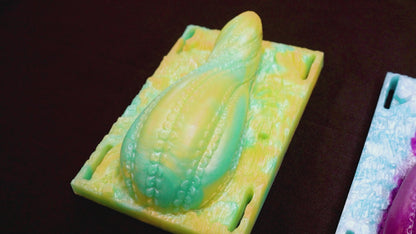 Dakken Octopus Tentacle Sex Grinder Video